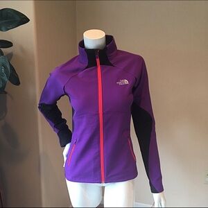 ✨NEW LISTING ✨ North Face XS awesome purple running jacket